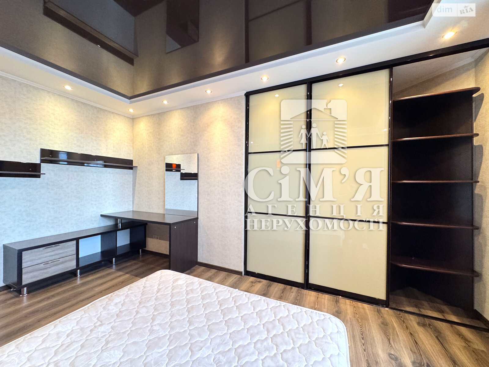 трехкомнатная квартира в Виннице, район Подолье, на ул. Зодчих в аренду на долгий срок помесячно фото 1 трехкомнатная квартира в Виннице, район Подолье, на ул. Зодчих в аренду на долгий срок помесячно фото 1