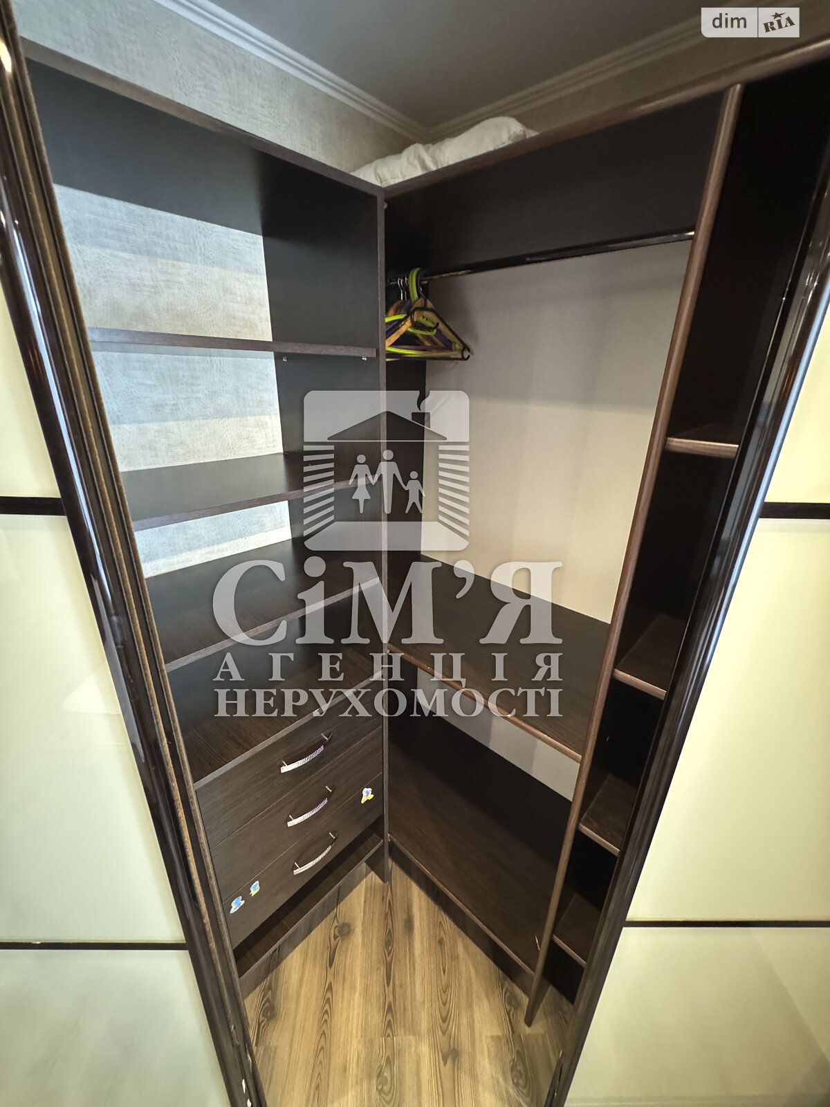 трехкомнатная квартира в Виннице, район Подолье, на ул. Зодчих в аренду на долгий срок помесячно фото 1 трехкомнатная квартира в Виннице, район Подолье, на ул. Зодчих в аренду на долгий срок помесячно фото 1