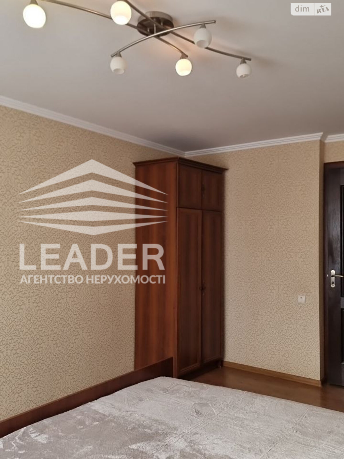 трикімнатна квартира в Вінниці, район Поділля, на вул. Зодчих в довготривалу оренду помісячно фото 1