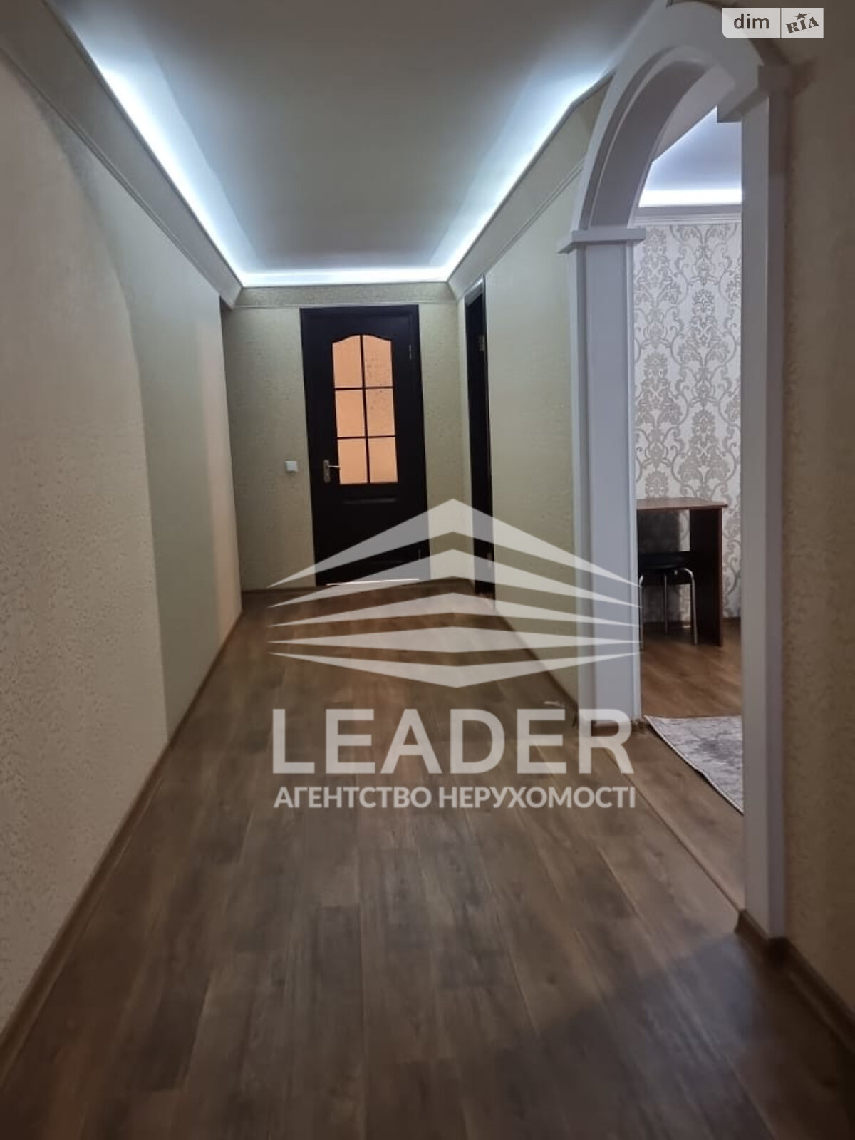 трикімнатна квартира в Вінниці, район Поділля, на вул. Зодчих в довготривалу оренду помісячно фото 1