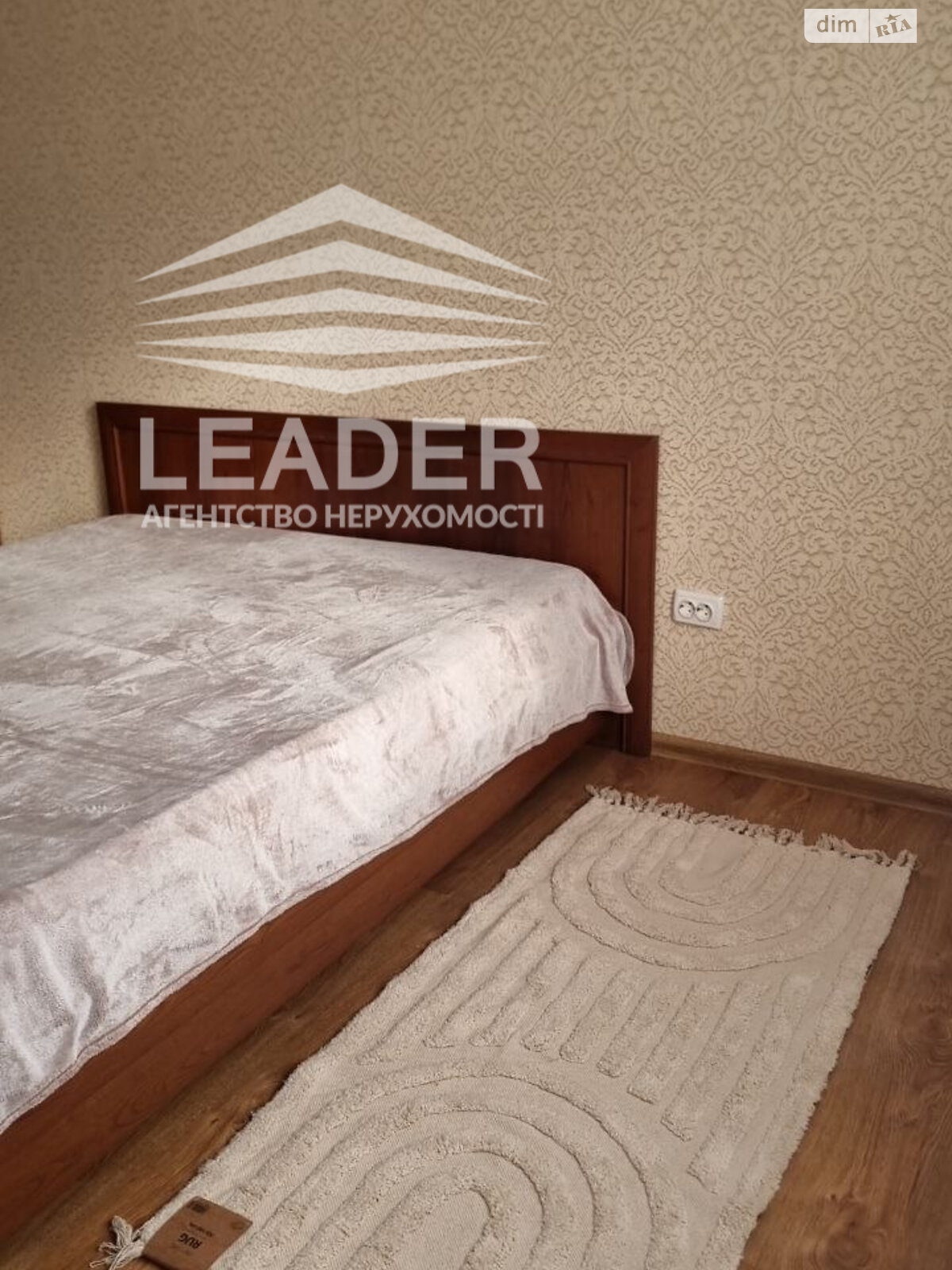 трикімнатна квартира в Вінниці, район Поділля, на вул. Зодчих в довготривалу оренду помісячно фото 1