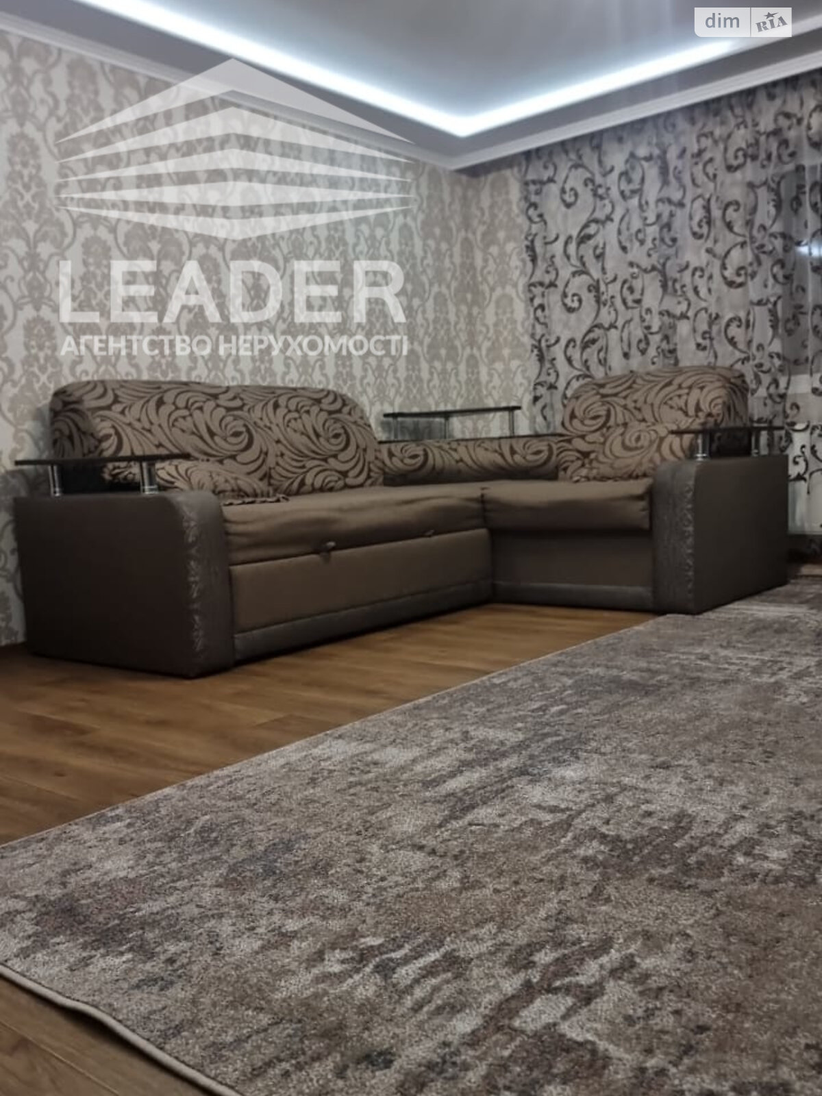 трикімнатна квартира в Вінниці, район Поділля, на вул. Зодчих в довготривалу оренду помісячно фото 1