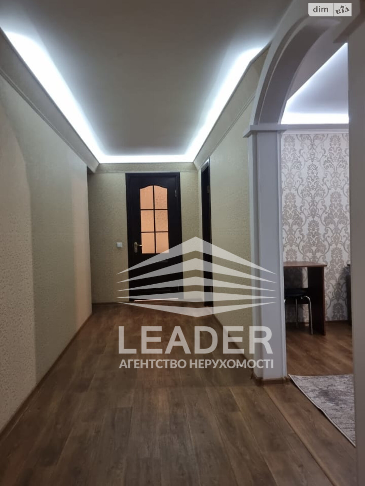 трикімнатна квартира в Вінниці, район Поділля, на вул. Зодчих в довготривалу оренду помісячно фото 1