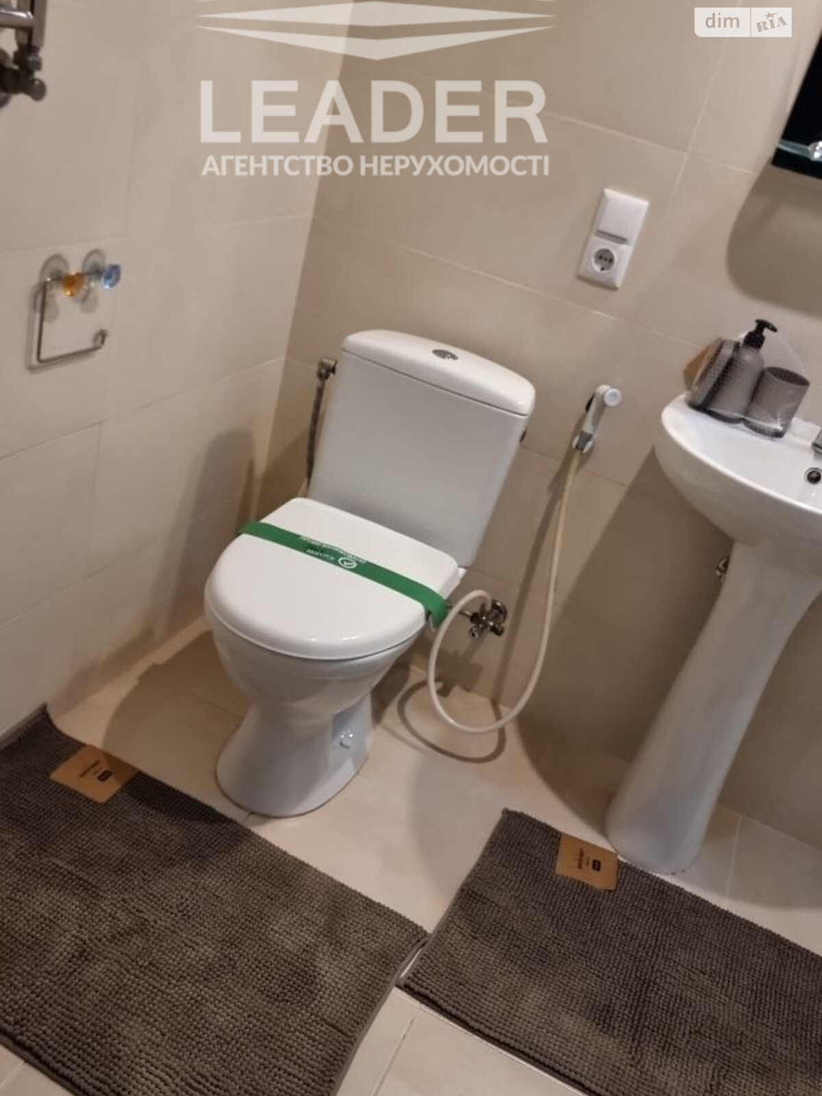 трикімнатна квартира в Вінниці, район Поділля, на вул. Зодчих в довготривалу оренду помісячно фото 1