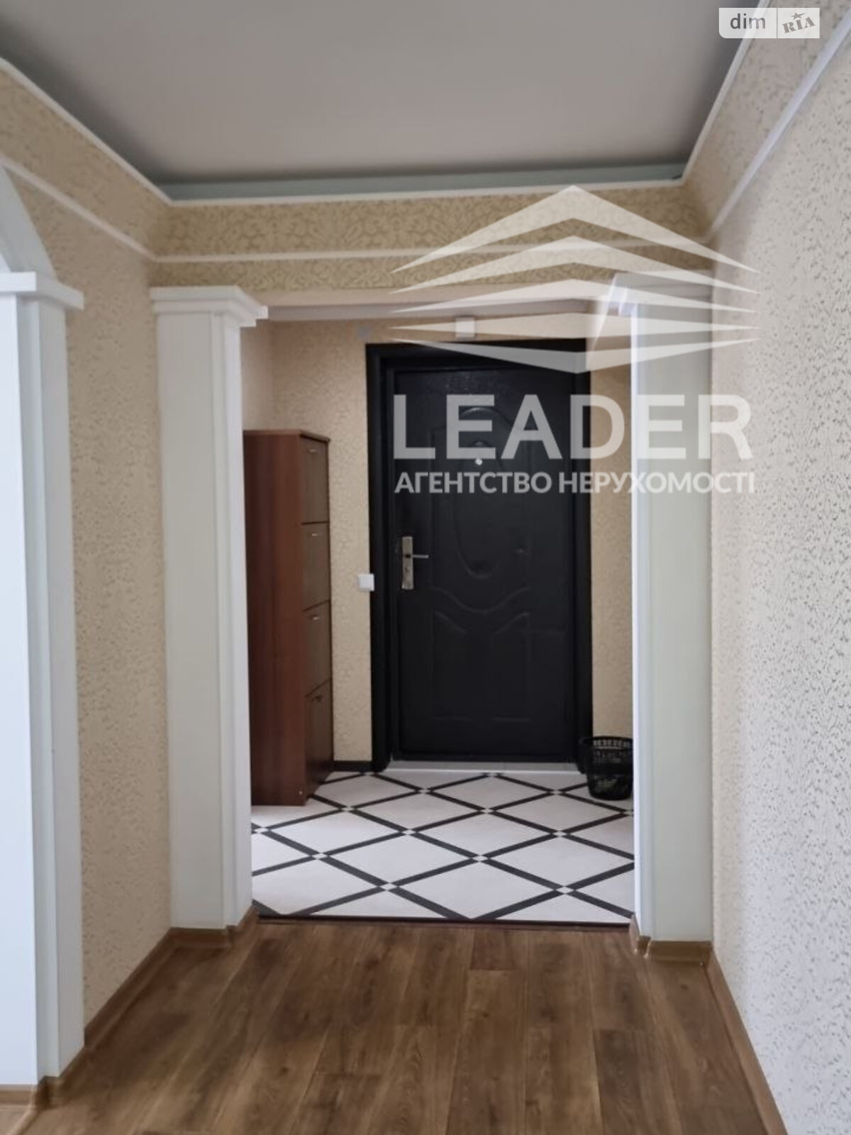 трикімнатна квартира в Вінниці, район Поділля, на вул. Зодчих в довготривалу оренду помісячно фото 1