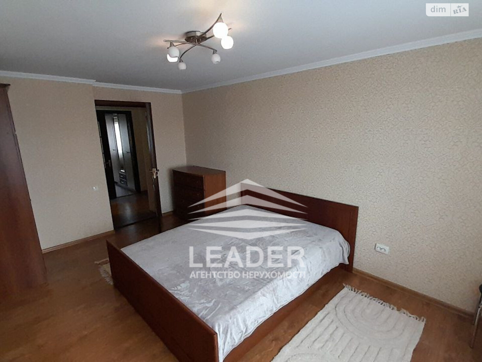 трикімнатна квартира в Вінниці, район Поділля, на вул. Зодчих в довготривалу оренду помісячно фото 1