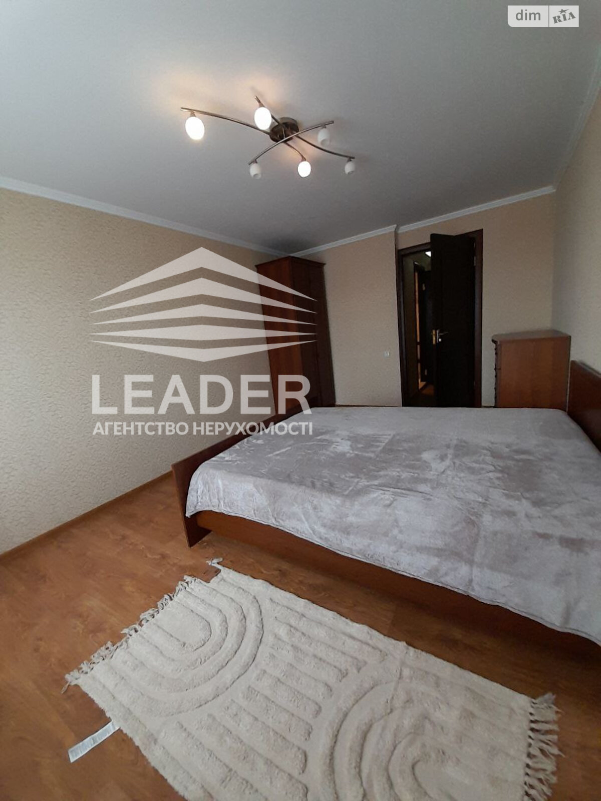 трикімнатна квартира в Вінниці, район Поділля, на вул. Зодчих в довготривалу оренду помісячно фото 1