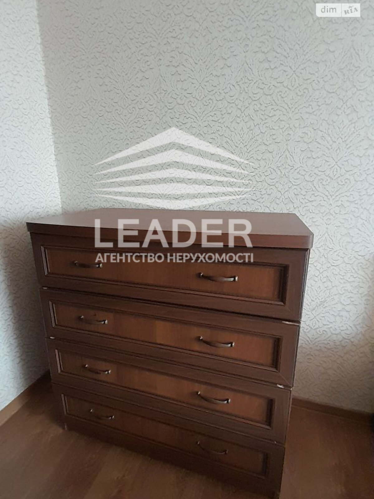 трикімнатна квартира в Вінниці, район Поділля, на вул. Зодчих в довготривалу оренду помісячно фото 1