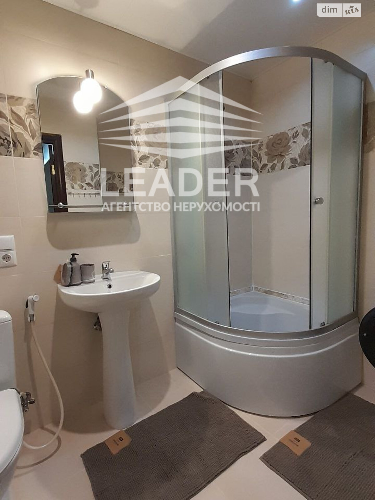 трикімнатна квартира в Вінниці, район Поділля, на вул. Зодчих в довготривалу оренду помісячно фото 1