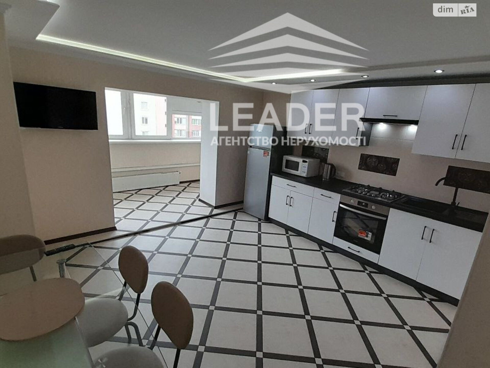 трикімнатна квартира в Вінниці, район Поділля, на вул. Зодчих в довготривалу оренду помісячно фото 1