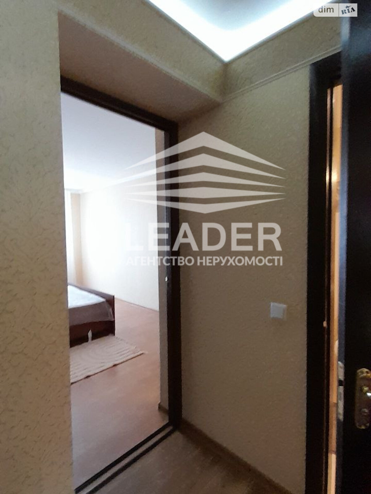 трикімнатна квартира в Вінниці, район Поділля, на вул. Зодчих в довготривалу оренду помісячно фото 1