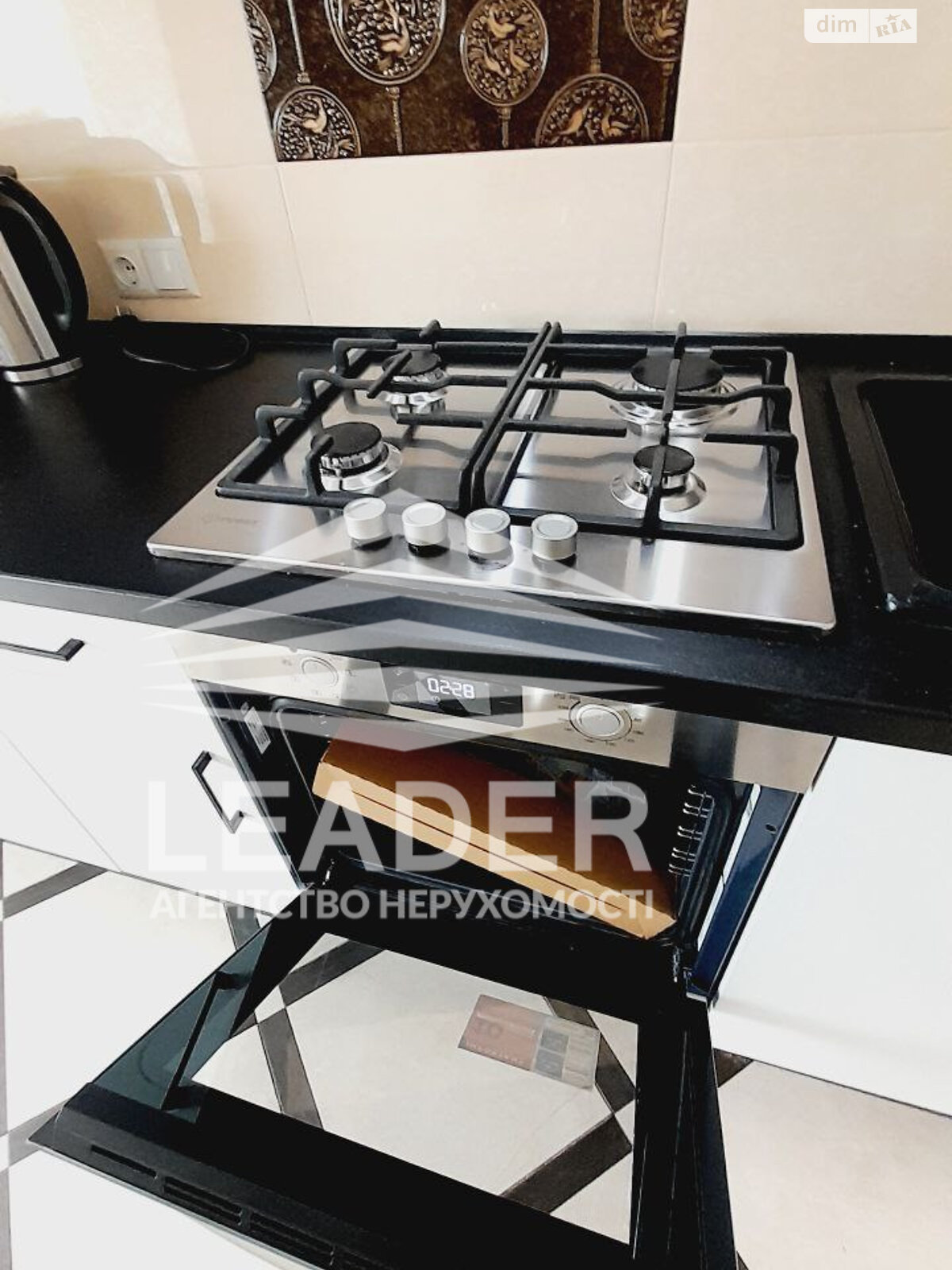 трикімнатна квартира в Вінниці, район Поділля, на вул. Зодчих в довготривалу оренду помісячно фото 1