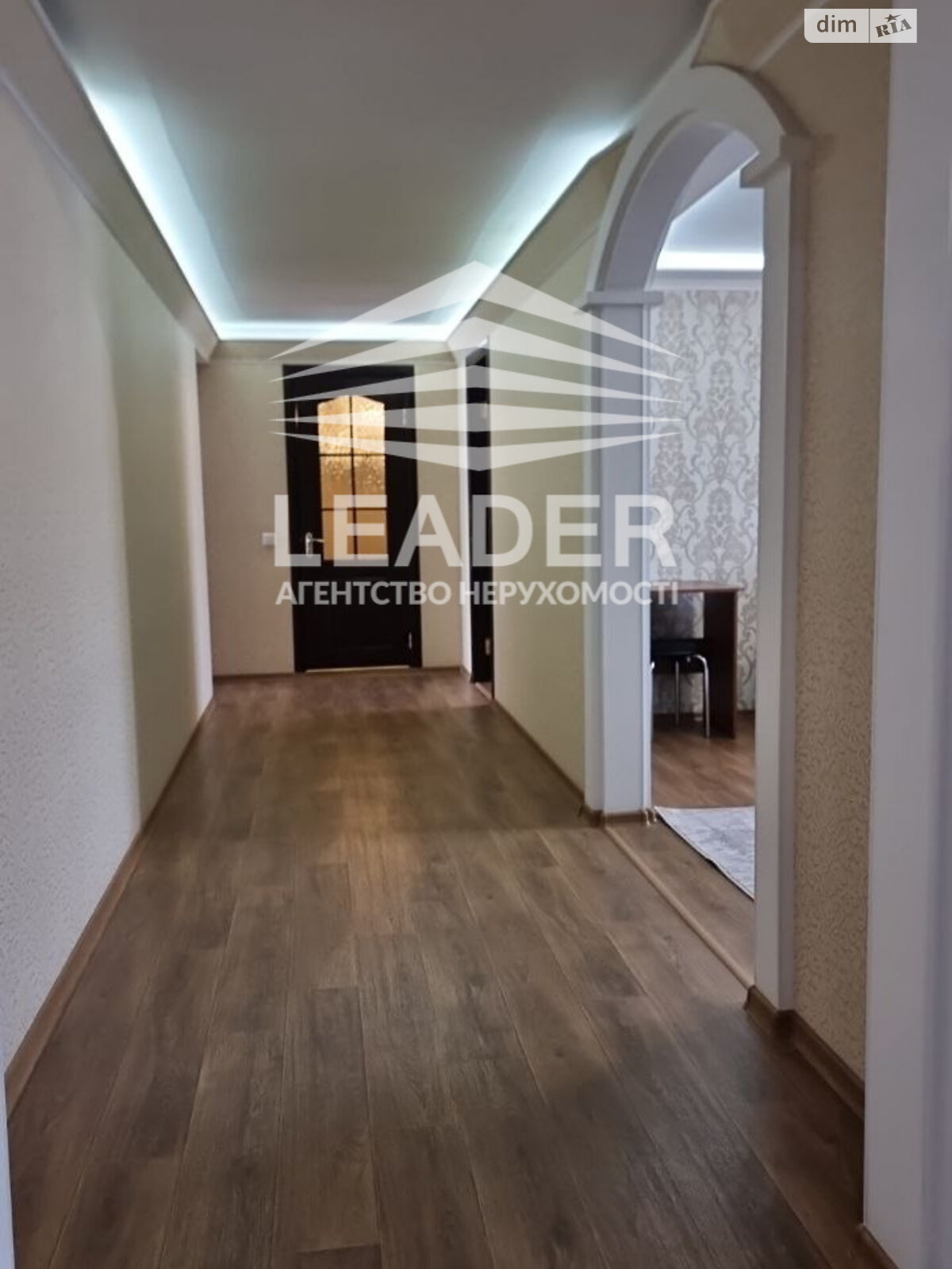 трикімнатна квартира в Вінниці, район Поділля, на вул. Зодчих в довготривалу оренду помісячно фото 1