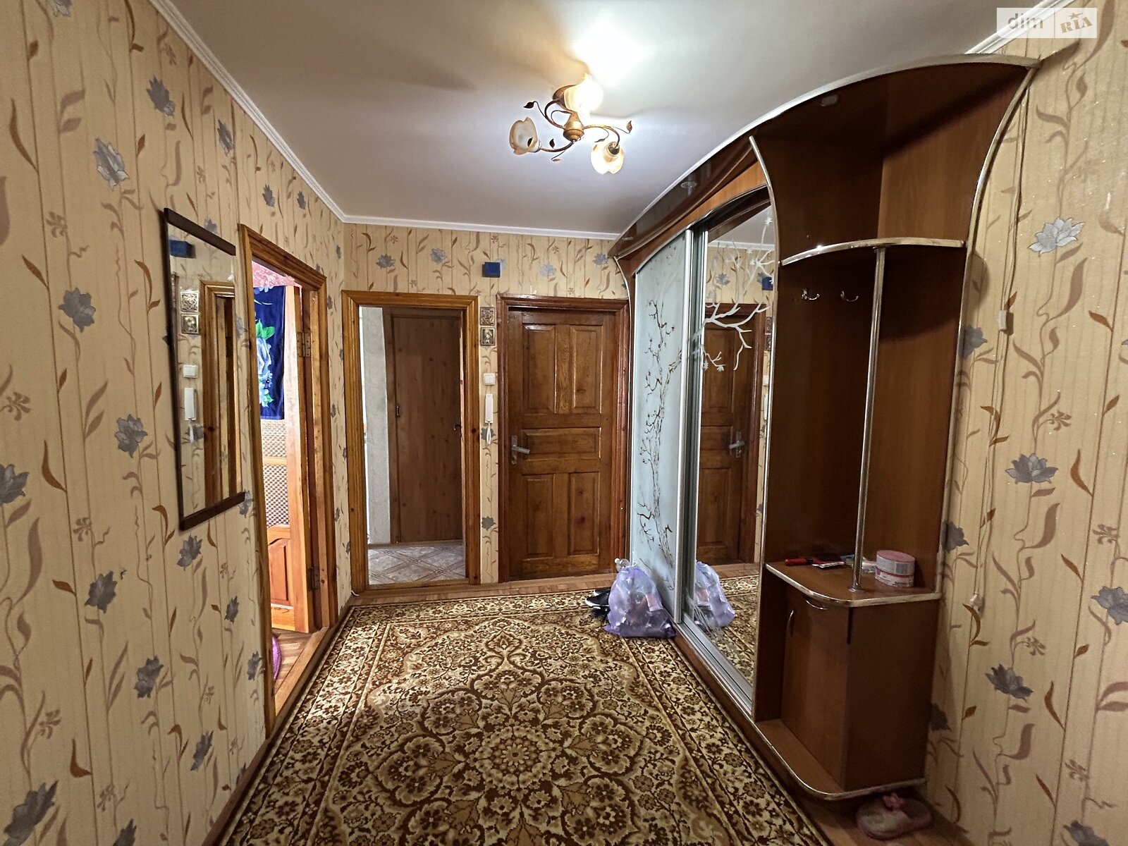 трехкомнатная квартира в Виннице, район Славянка, на ул. Дачная 8 в аренду на долгий срок помесячно фото 1 трехкомнатная квартира в Виннице, район Славянка, на ул. Дачная 8 в аренду на долгий срок помесячно фото 1