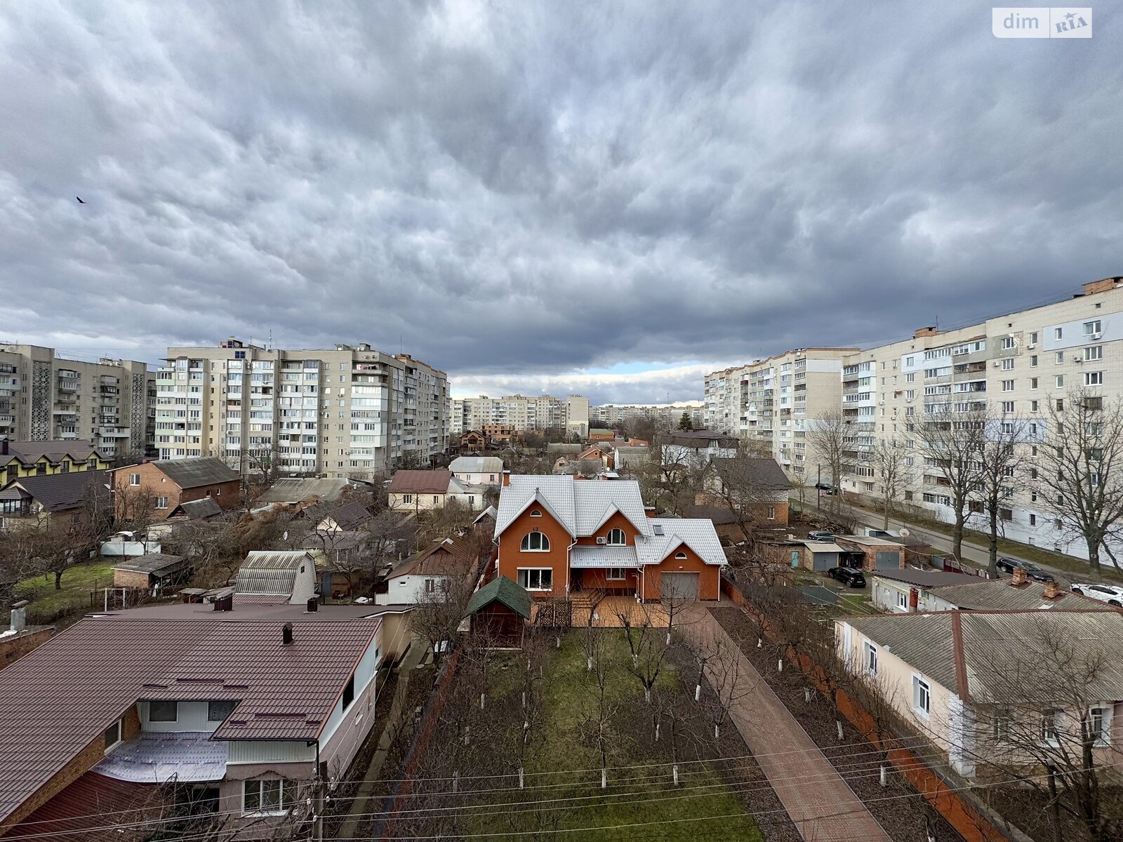 трехкомнатная квартира в Виннице, район Славянка, на ул. Ивана Николайчука 38А в аренду на долгий срок помесячно фото 1