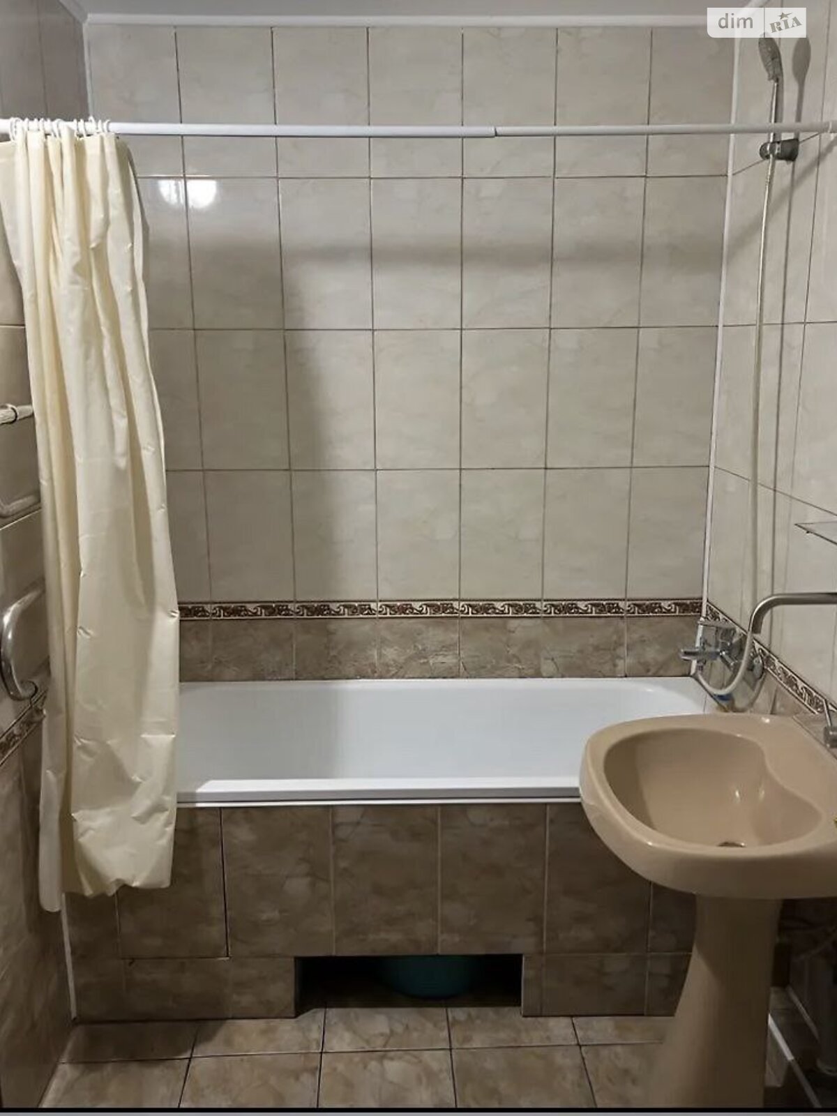 двокімнатна квартира в Вінниці, район Слов’янка, на вул. Лялі Ратушної в довготривалу оренду помісячно фото 1 двокімнатна квартира в Вінниці, район Слов’янка, на вул. Лялі Ратушної в довготривалу оренду помісячно фото 1