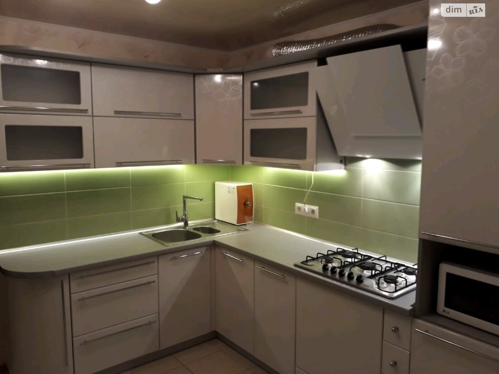 однокомнатная квартира в Виннице, район Славянка, на пер. Николая Амосова 28А в аренду на долгий срок помесячно фото 1 однокомнатная квартира в Виннице, район Славянка, на пер. Николая Амосова 28А в аренду на долгий срок помесячно фото 1