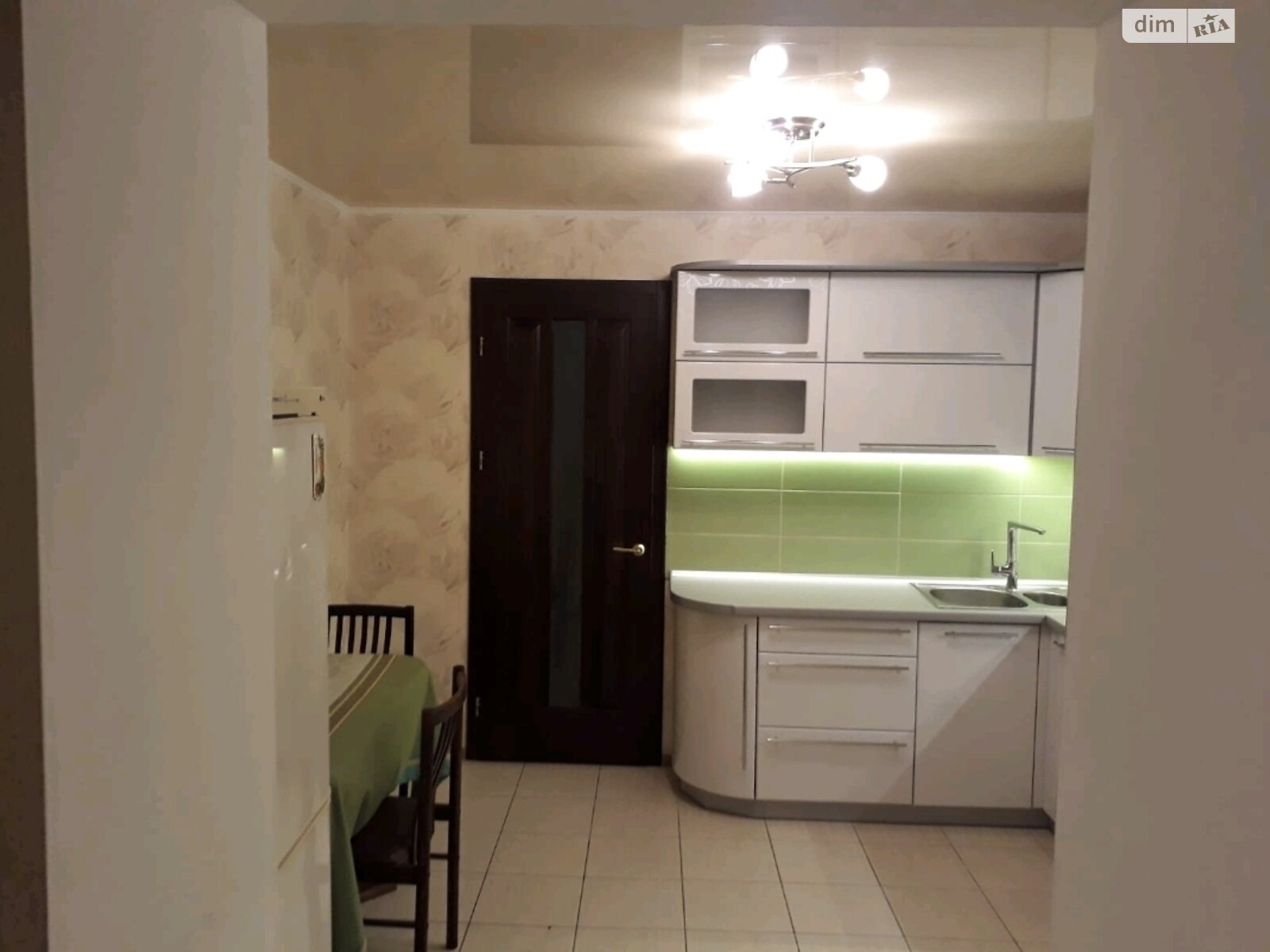 однокомнатная квартира в Виннице, район Славянка, на пер. Николая Амосова 28А в аренду на долгий срок помесячно фото 1 однокомнатная квартира в Виннице, район Славянка, на пер. Николая Амосова 28А в аренду на долгий срок помесячно фото 1