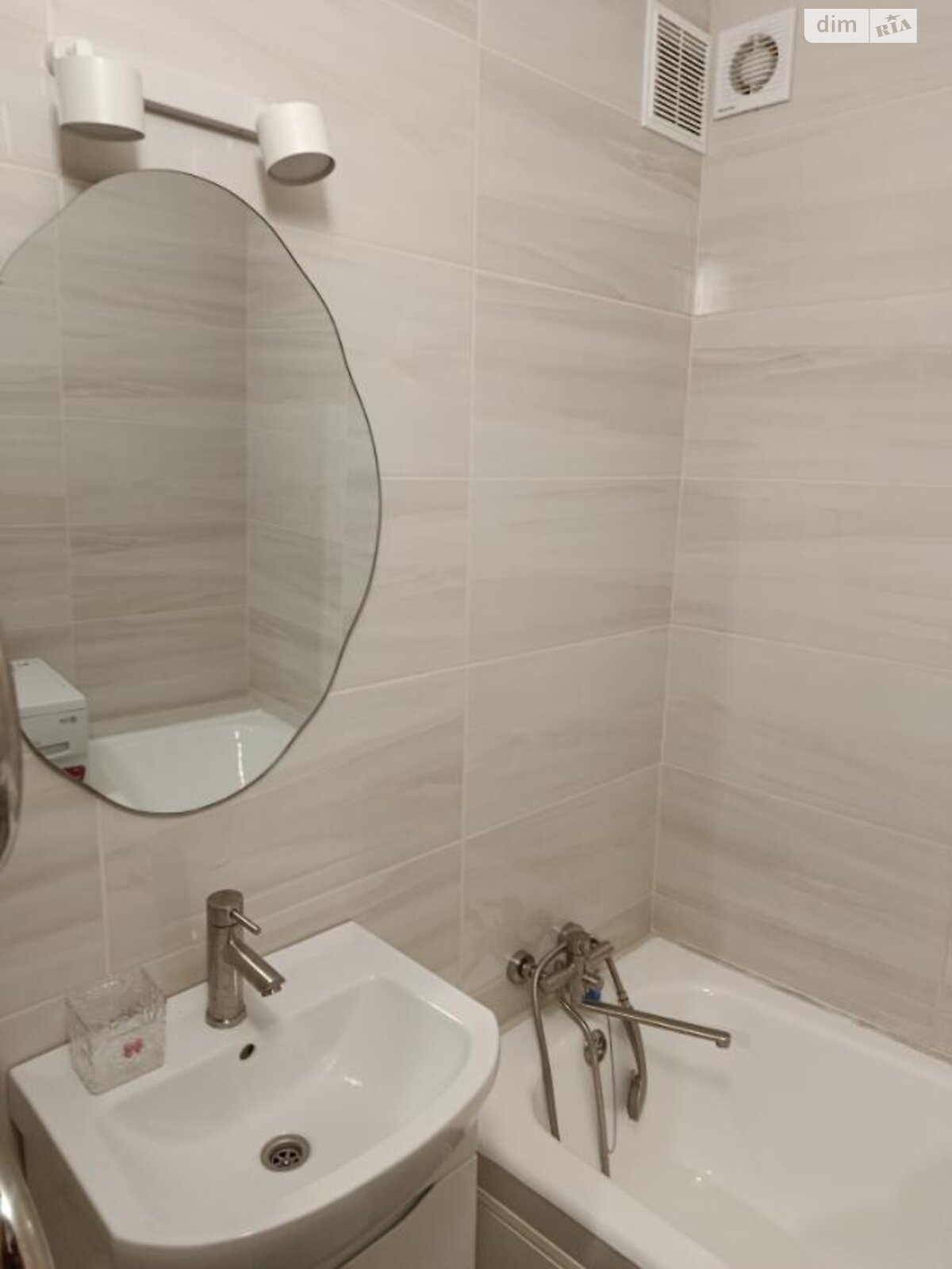 двокімнатна квартира в Вінниці, район Слов’янка, на вул. Миколи Амосова 6 в довготривалу оренду помісячно фото 1 двокімнатна квартира в Вінниці, район Слов’янка, на вул. Миколи Амосова 6 в довготривалу оренду помісячно фото 1