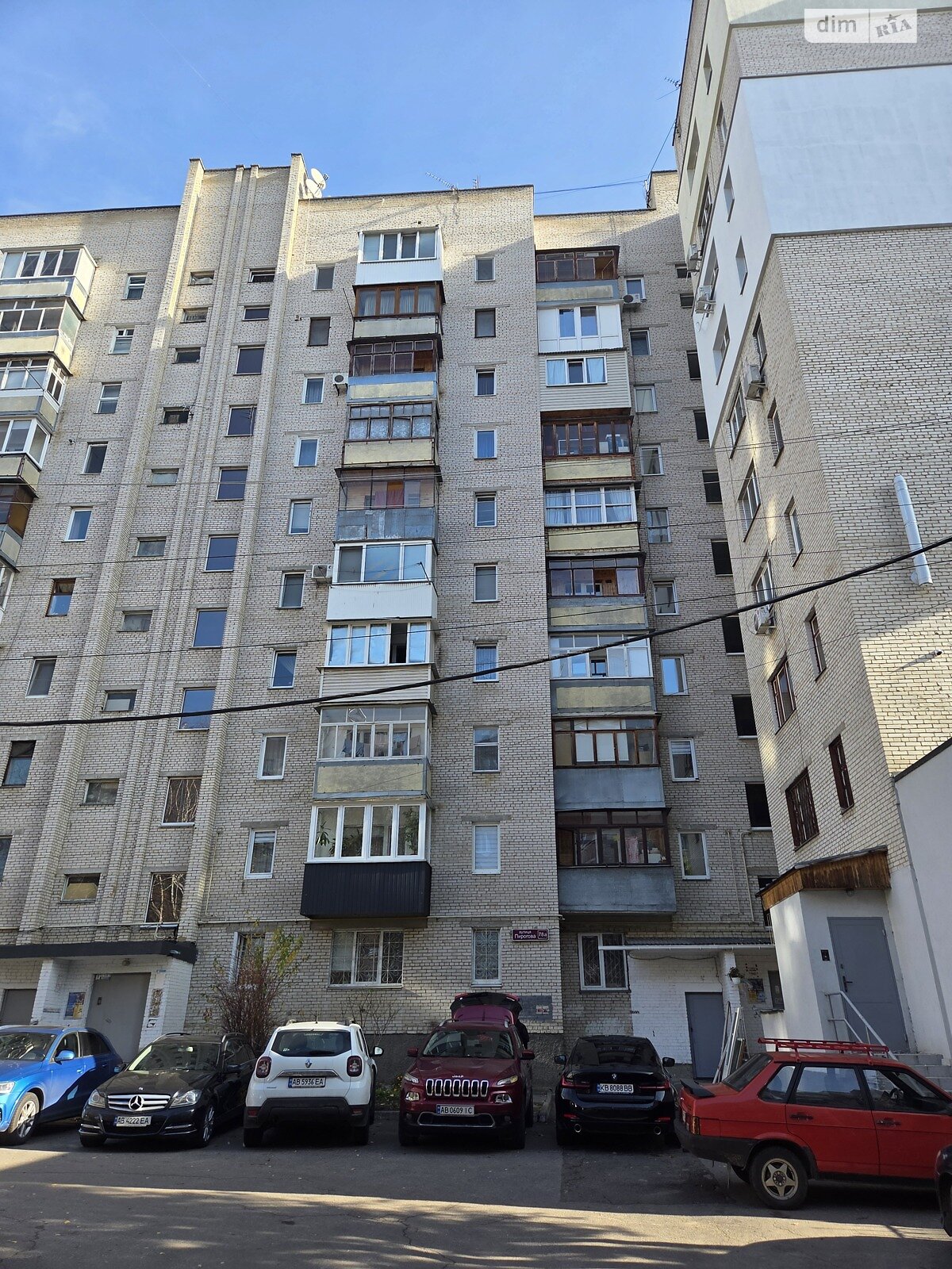 трикімнатна квартира в Вінниці, район Слов’янка, на вул. Пирогова в довготривалу оренду помісячно фото 1