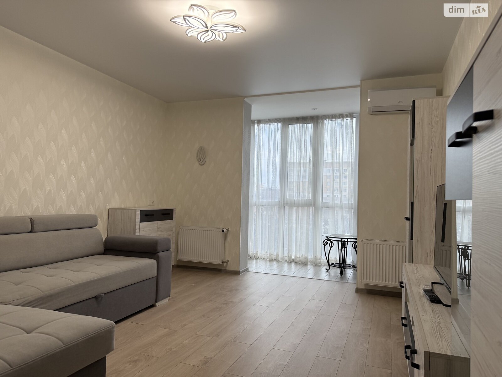 однокомнатная квартира в Виннице, район Славянка, на ул. Пирогова 76Б в аренду на долгий срок помесячно фото 1 однокомнатная квартира в Виннице, район Славянка, на ул. Пирогова 76Б в аренду на долгий срок помесячно фото 1