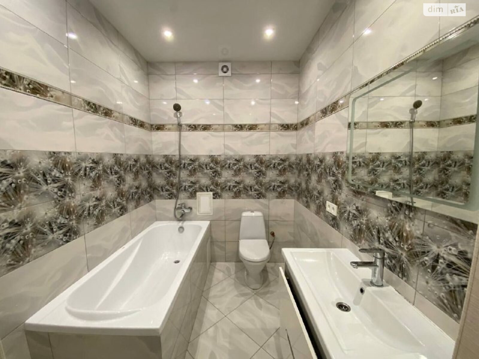 двухкомнатная квартира в Виннице, район Славянка, на ул. Трамвайная в аренду на долгий срок помесячно фото 1