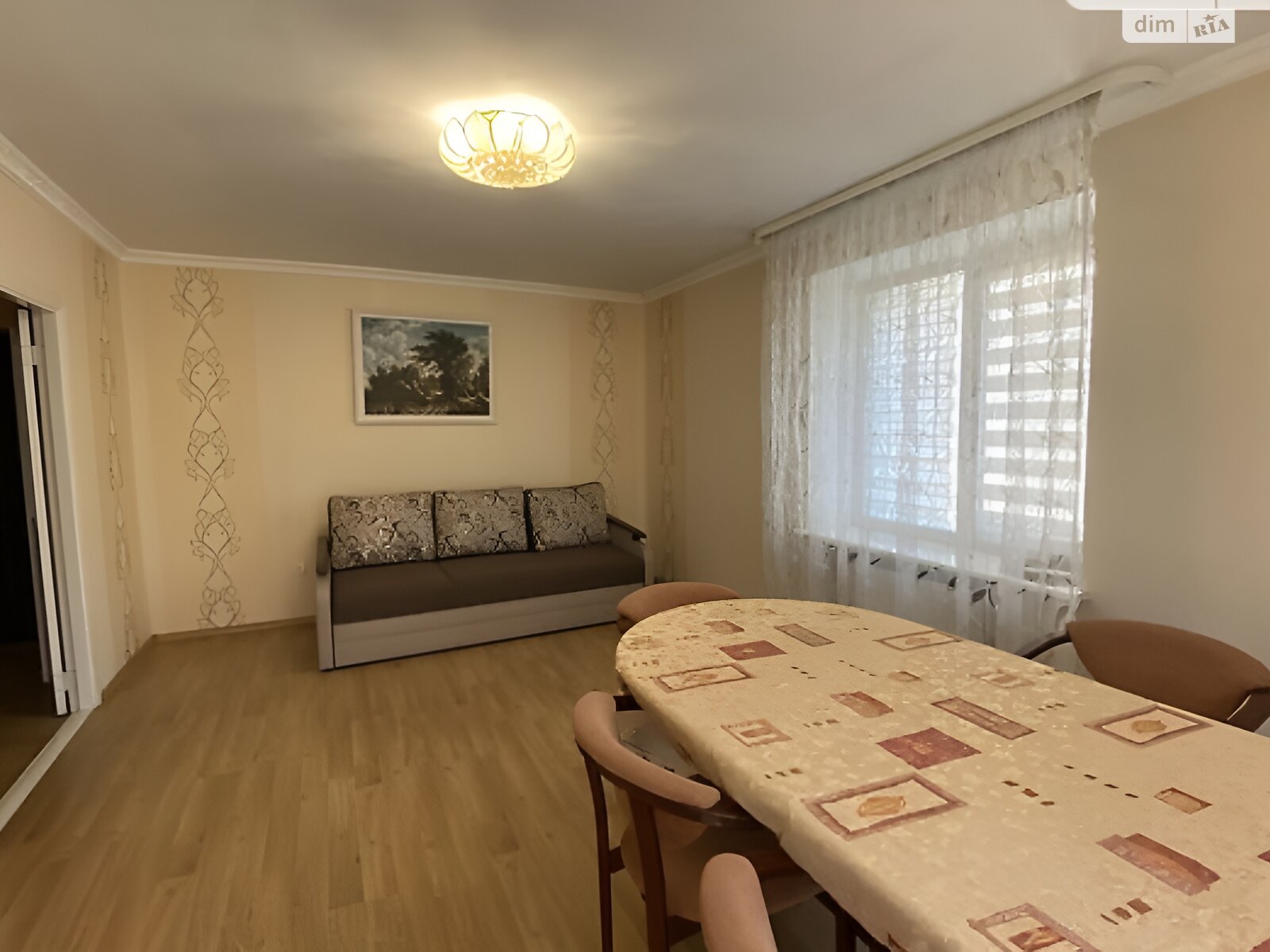 трехкомнатная квартира в Виннице, район Старый город, на пер. Пластовой 40 в аренду на долгий срок помесячно фото 1 трехкомнатная квартира в Виннице, район Старый город, на пер. Пластовой 40 в аренду на долгий срок помесячно фото 1
