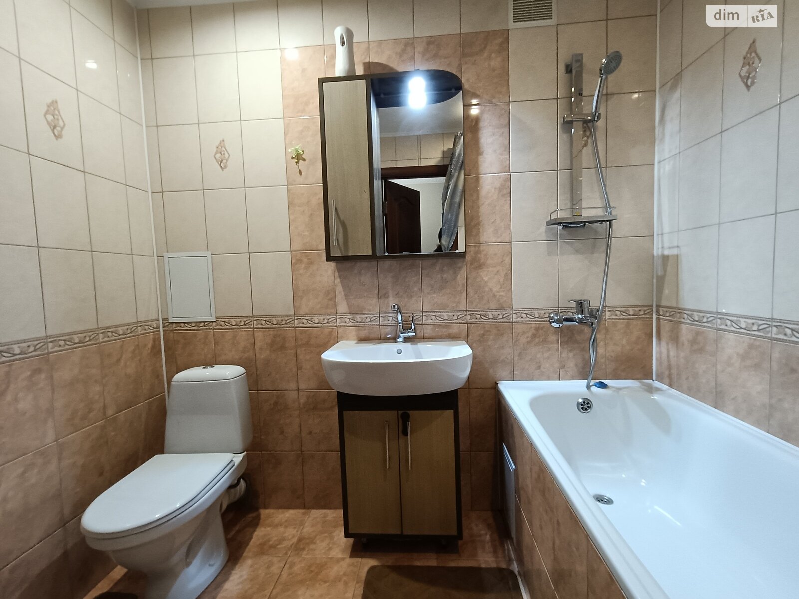 однокімнатна квартира в Вінниці, район Старе місто, на вул. Якова Гальчевського 37 в довготривалу оренду помісячно фото 1 однокімнатна квартира в Вінниці, район Старе місто, на вул. Якова Гальчевського 37 в довготривалу оренду помісячно фото 1