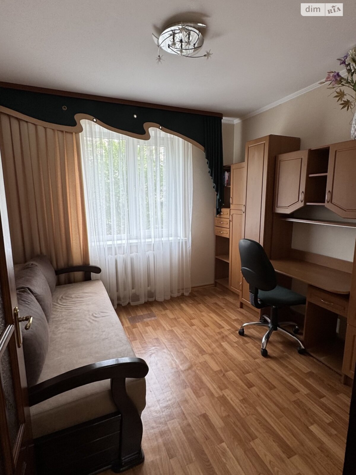 трикімнатна квартира в Вінниці, район Урожай, на вул. Матроса Кішки в довготривалу оренду помісячно фото 1 трикімнатна квартира в Вінниці, район Урожай, на вул. Матроса Кішки в довготривалу оренду помісячно фото 1