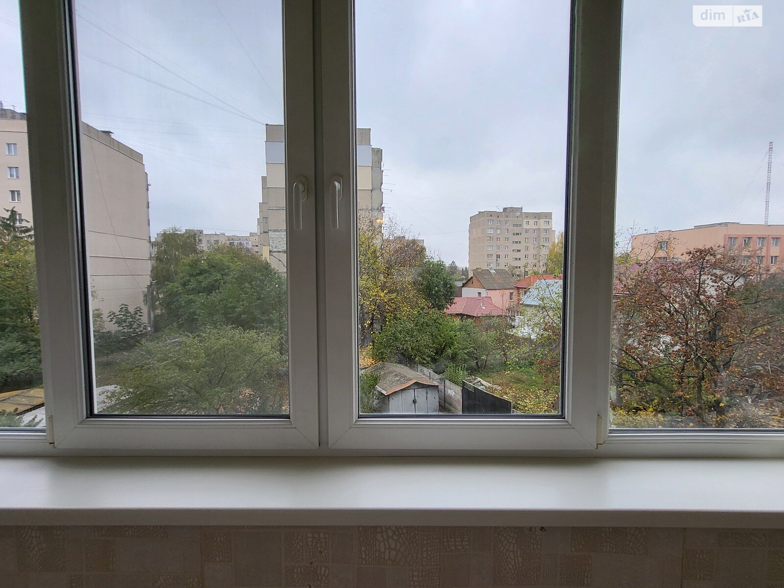 трехкомнатная квартира в Виннице, район Свердловский массив, на ул. Матроса Кошки 59 в аренду на долгий срок помесячно фото 1