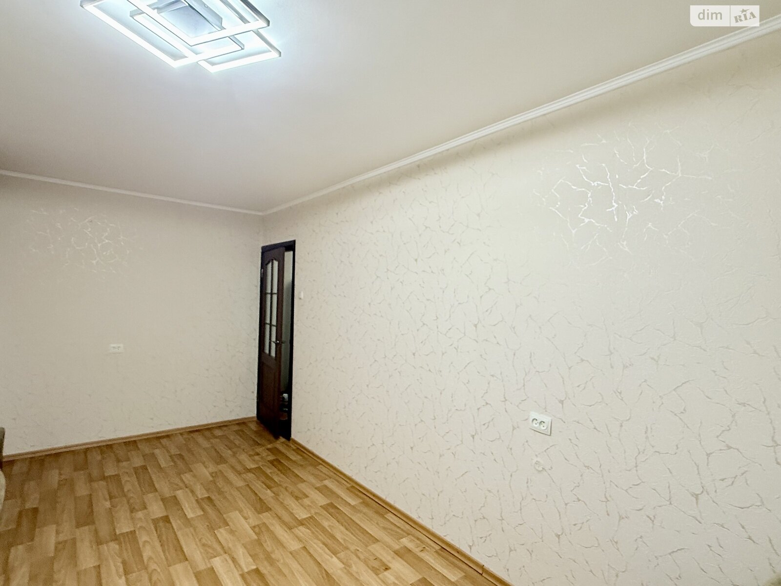 трехкомнатная квартира с мебелью в Виннице, район Свердловский массив, на ул. Сенатора Маккейна в аренду на долгий срок помесячно фото 1