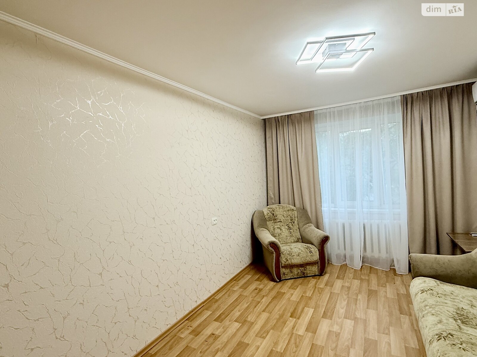 трехкомнатная квартира с мебелью в Виннице, район Свердловский массив, на ул. Сенатора Маккейна в аренду на долгий срок помесячно фото 1