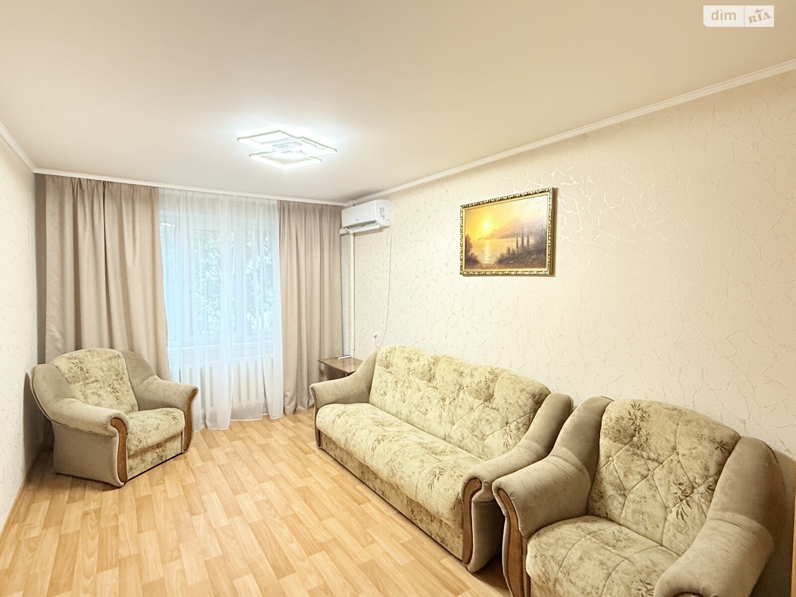 трехкомнатная квартира с мебелью в Виннице, район Свердловский массив, на ул. Сенатора Маккейна в аренду на долгий срок помесячно фото 1