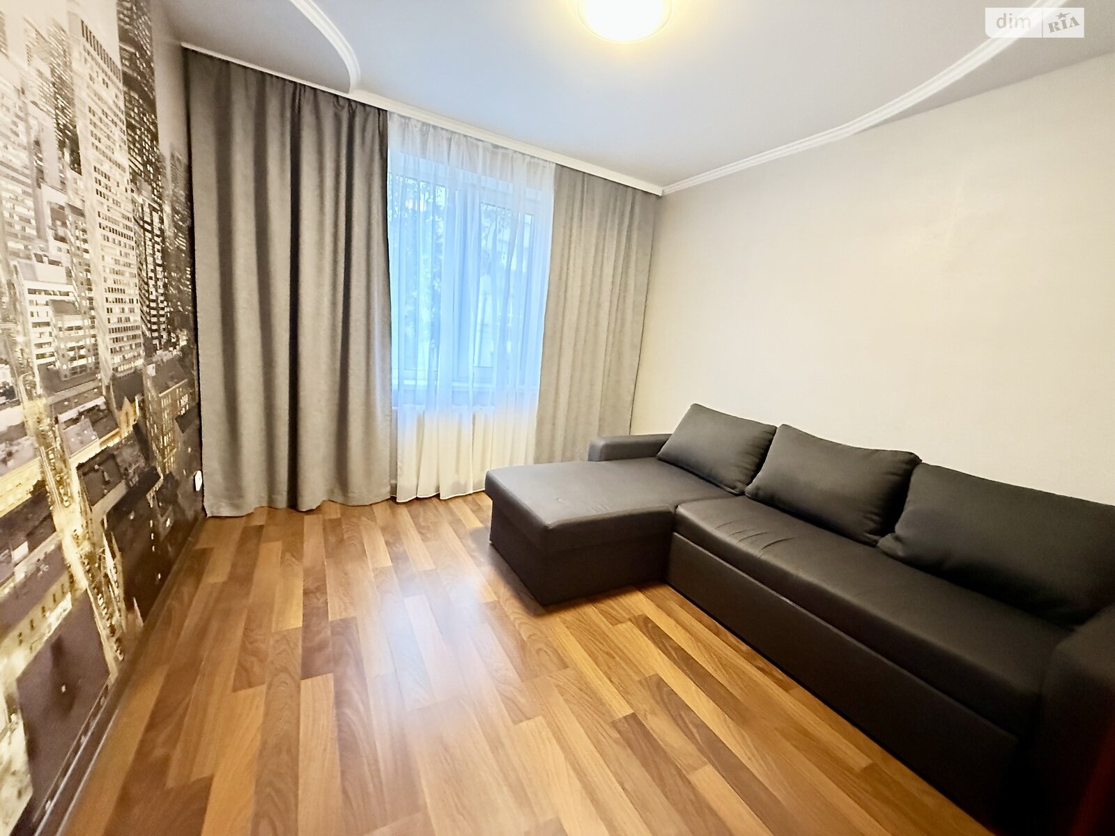 трехкомнатная квартира с мебелью в Виннице, район Свердловский массив, на ул. Сенатора Маккейна в аренду на долгий срок помесячно фото 1