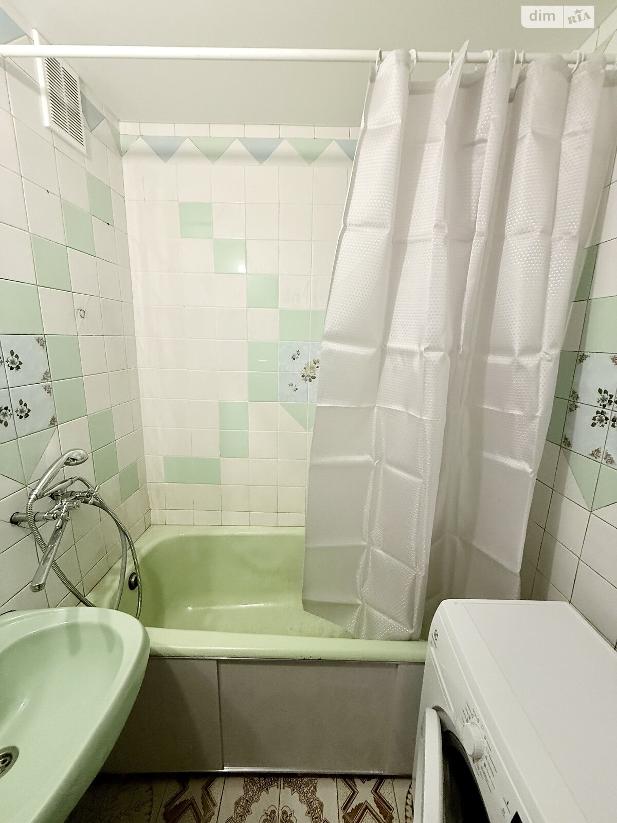 трехкомнатная квартира с мебелью в Виннице, район Свердловский массив, на ул. Сенатора Маккейна в аренду на долгий срок помесячно фото 1