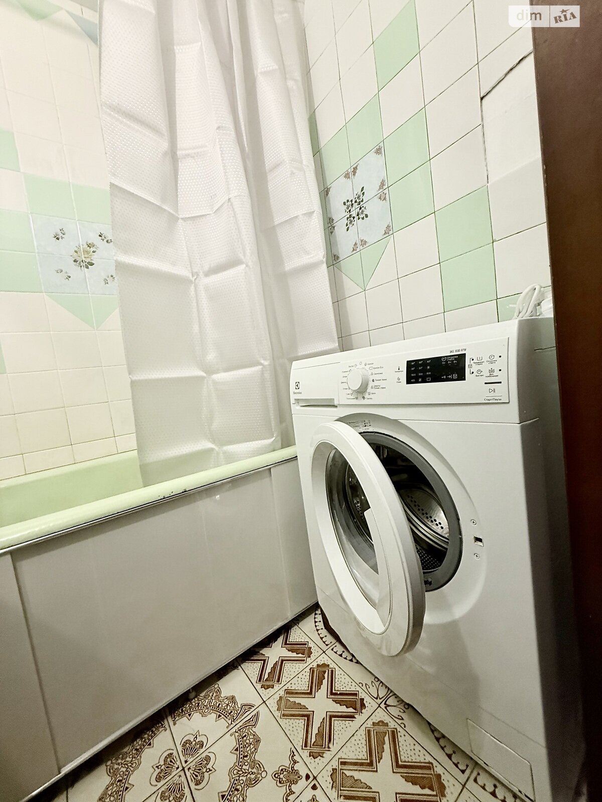 трехкомнатная квартира с мебелью в Виннице, район Свердловский массив, на ул. Сенатора Маккейна в аренду на долгий срок помесячно фото 1