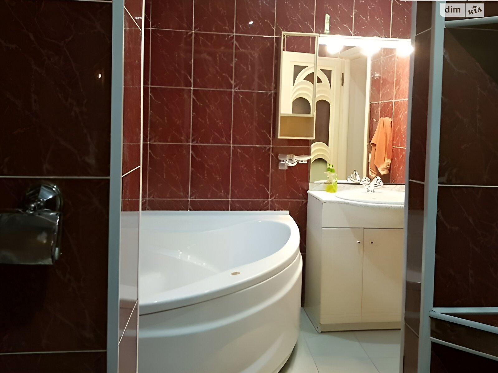 чотирикімнатна квартира в Вінниці, район Центр, на вул. Архітектора Артинова в довготривалу оренду помісячно фото 1 чотирикімнатна квартира в Вінниці, район Центр, на вул. Архітектора Артинова в довготривалу оренду помісячно фото 1