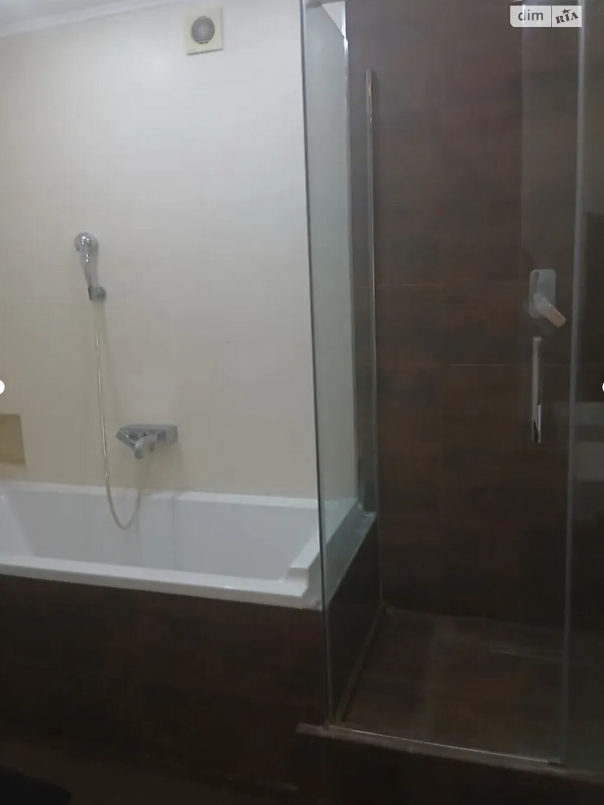 трикімнатна квартира в Вінниці, район Центр, на вул. Григорія Сковороди 10 в довготривалу оренду помісячно фото 1