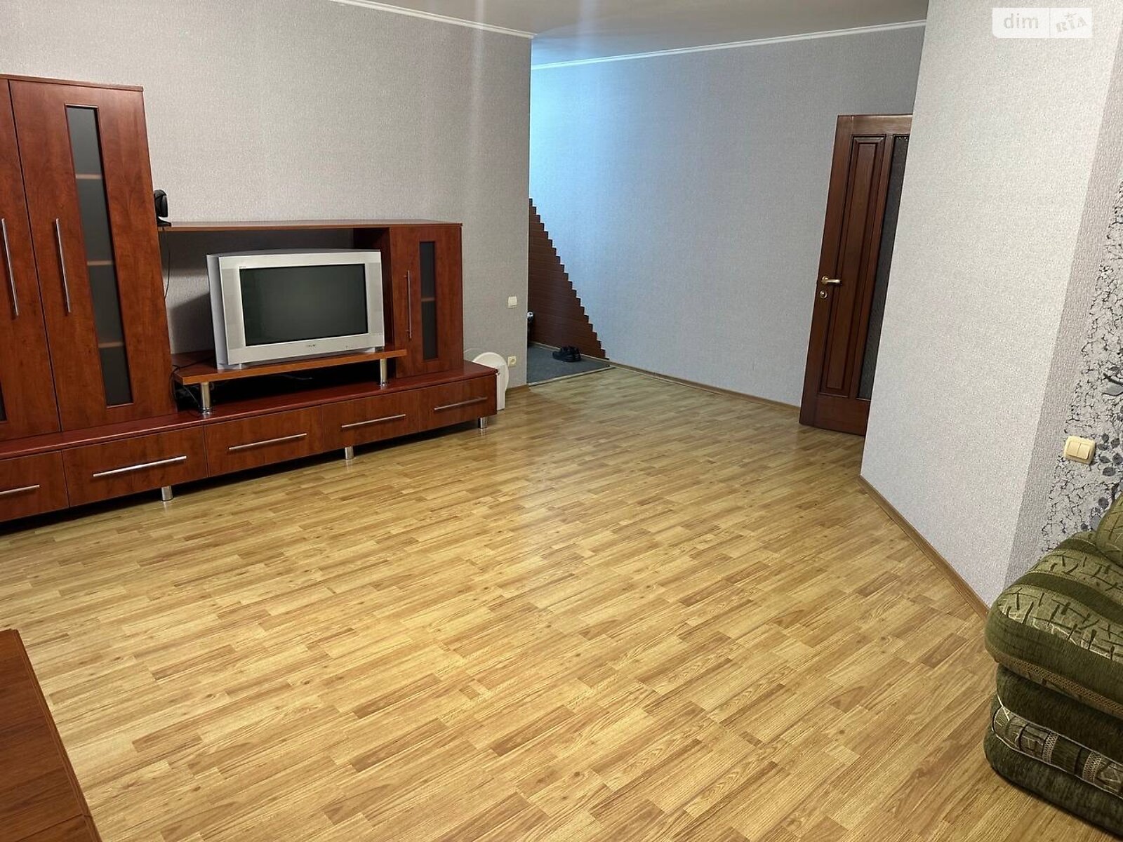трехкомнатная квартира в Виннице, район Центр, на пл. Каличанская в аренду на долгий срок помесячно фото 1