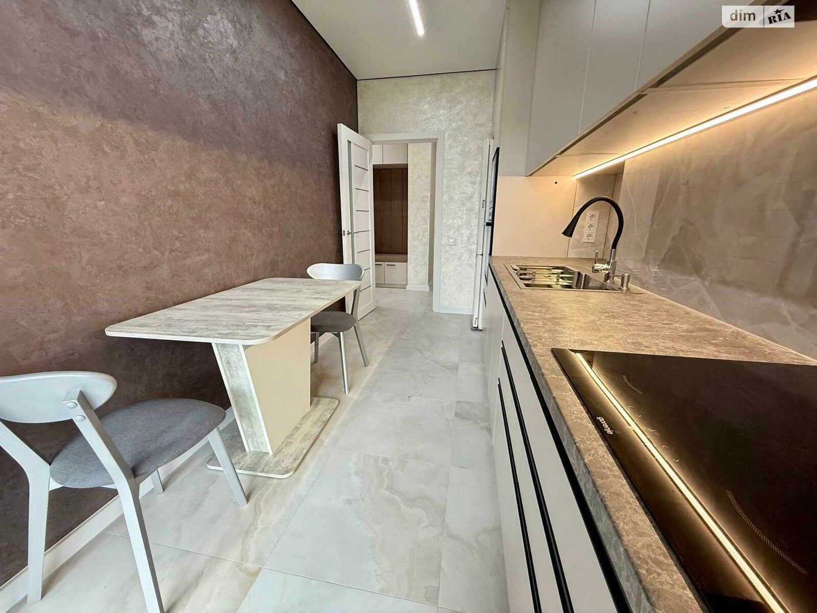 двухкомнатная квартира в Виннице, район Центр, на пер. Кирпичный в аренду на долгий срок помесячно фото 1 двухкомнатная квартира в Виннице, район Центр, на пер. Кирпичный в аренду на долгий срок помесячно фото 1