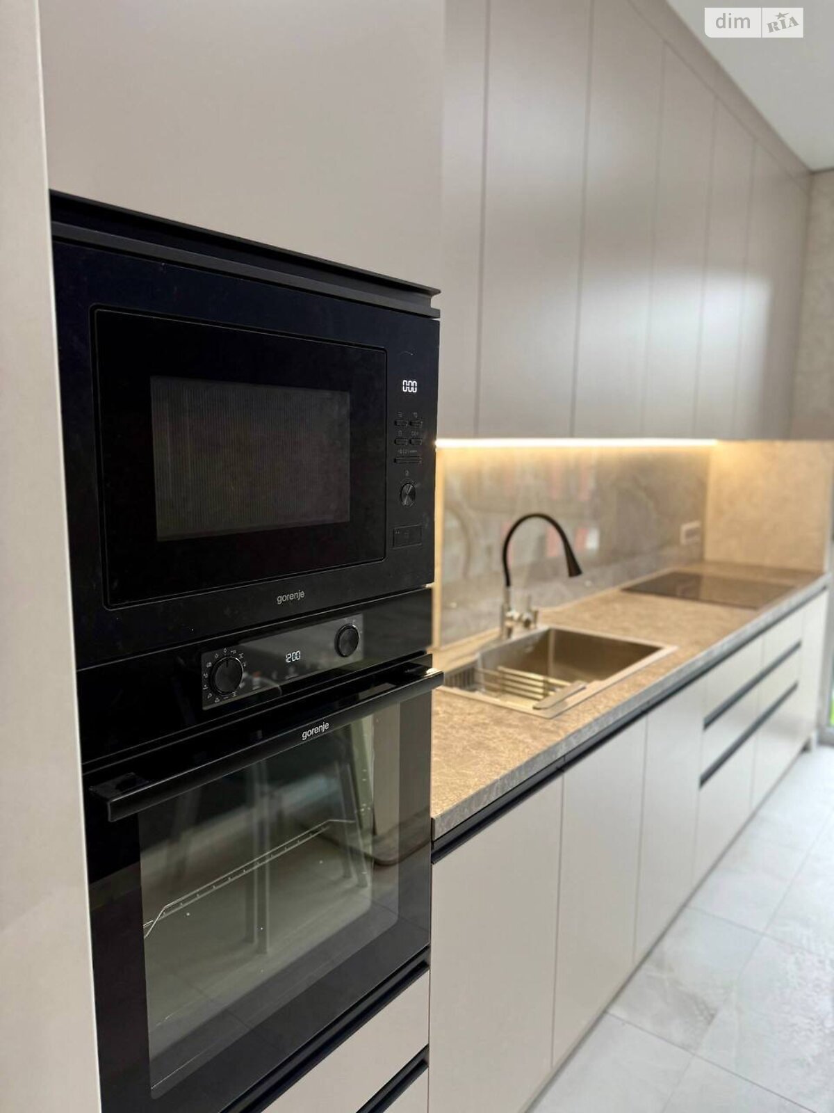 двухкомнатная квартира в Виннице, район Центр, на пер. Кирпичный в аренду на долгий срок помесячно фото 1 двухкомнатная квартира в Виннице, район Центр, на пер. Кирпичный в аренду на долгий срок помесячно фото 1