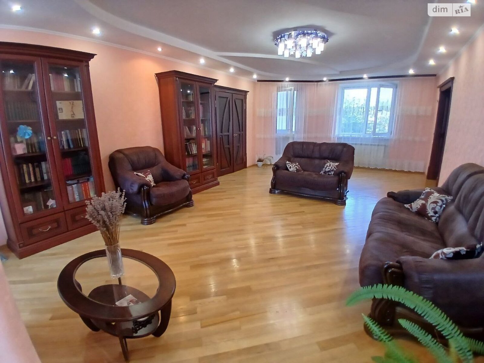 чотирикімнатна квартира в Вінниці, район Центр, на вул. Магістратська в довготривалу оренду помісячно фото 1
