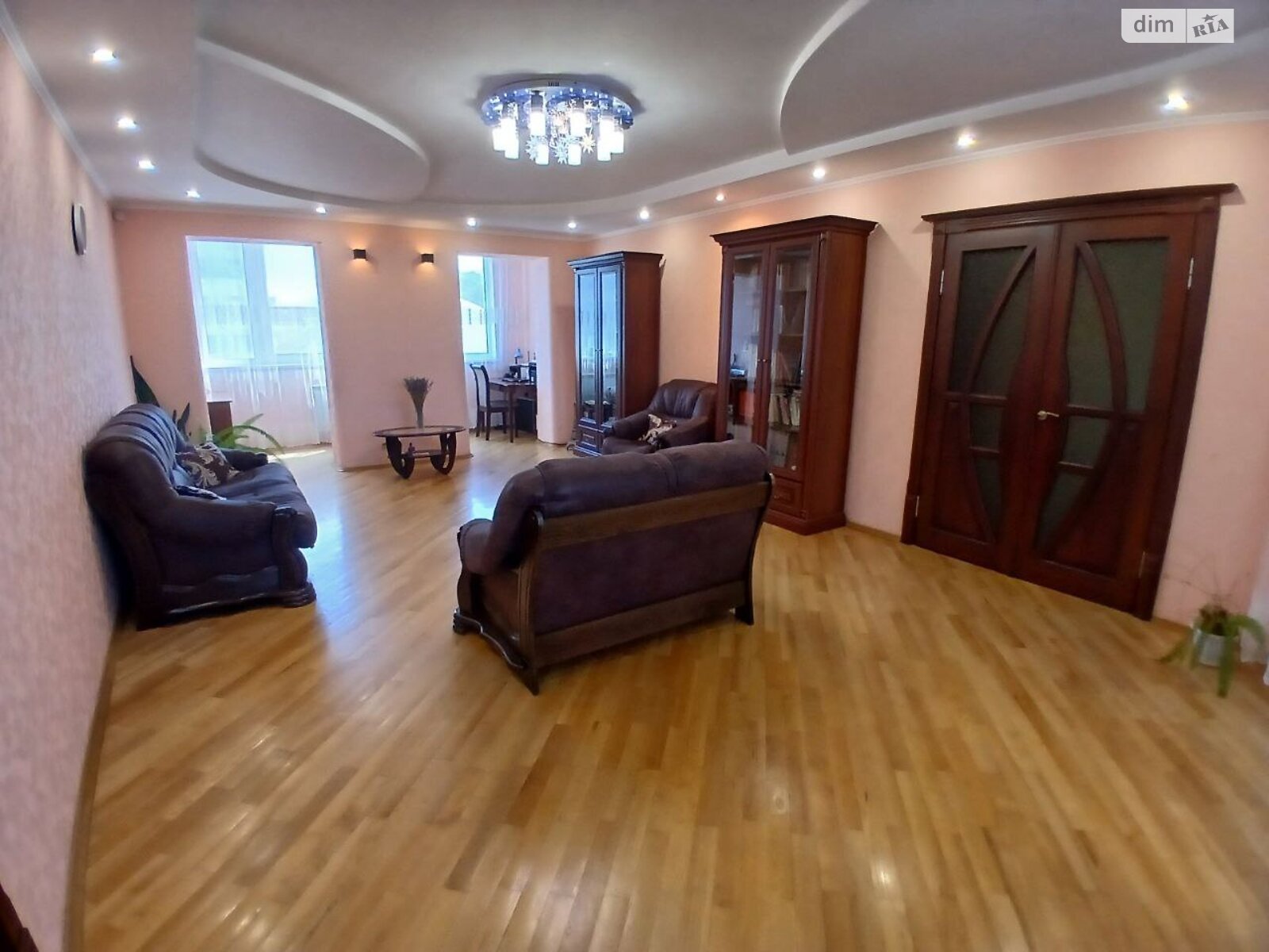 чотирикімнатна квартира в Вінниці, район Центр, на вул. Магістратська в довготривалу оренду помісячно фото 1