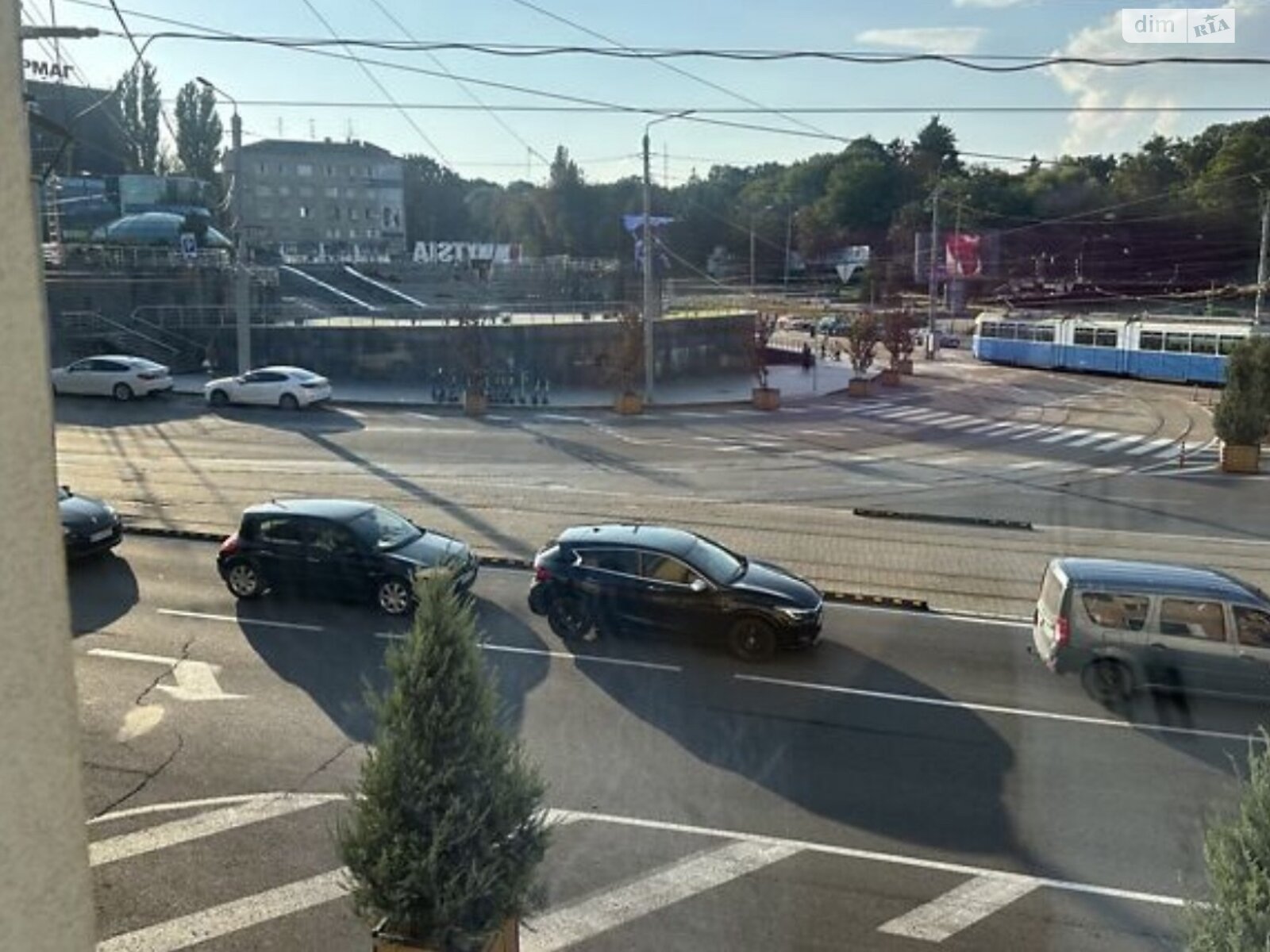 трехкомнатная квартира в Виннице, район Центр, на ул. Соборная 101 в аренду на долгий срок помесячно фото 1