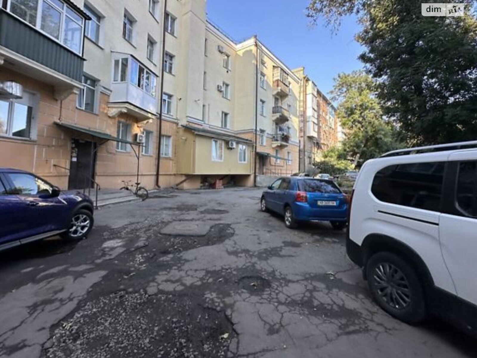 трехкомнатная квартира в Виннице, район Центр, на ул. Соборная 101 в аренду на долгий срок помесячно фото 1