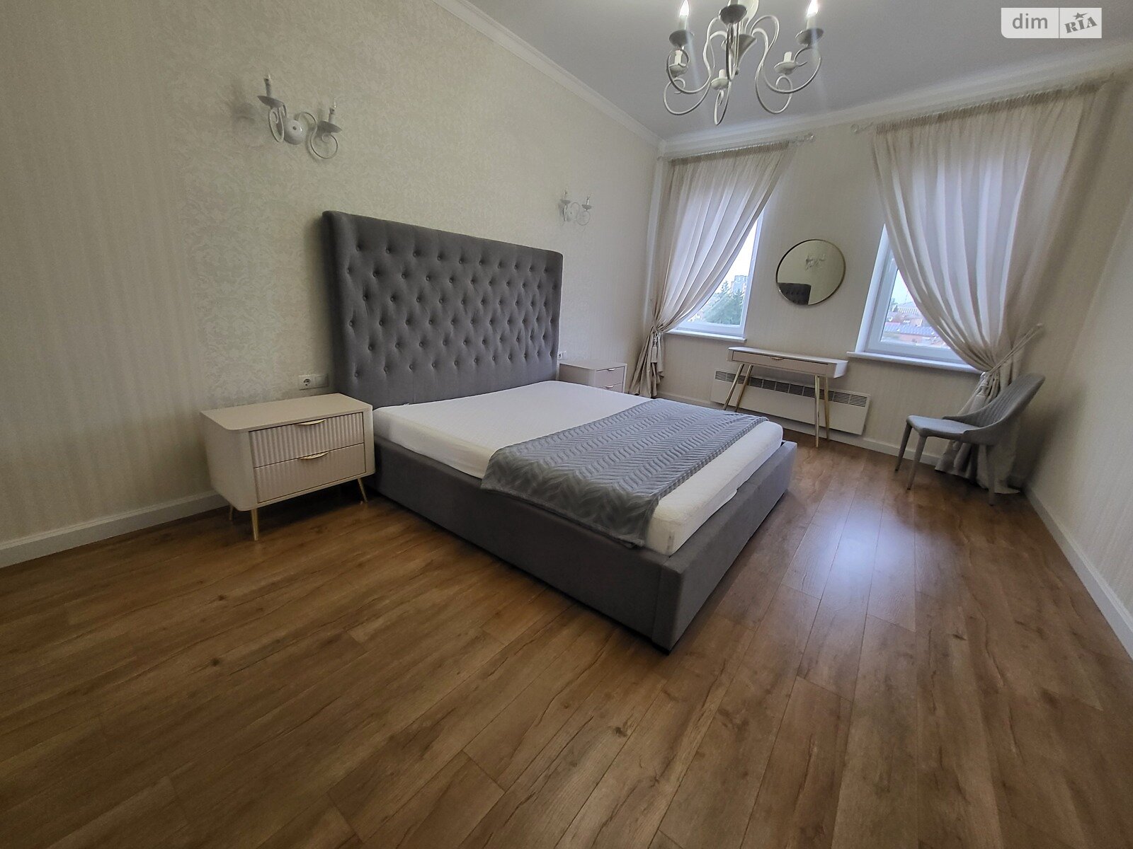 чотирикімнатна квартира в Вінниці, район Центр, на вул. Степана Бандери в довготривалу оренду помісячно фото 1