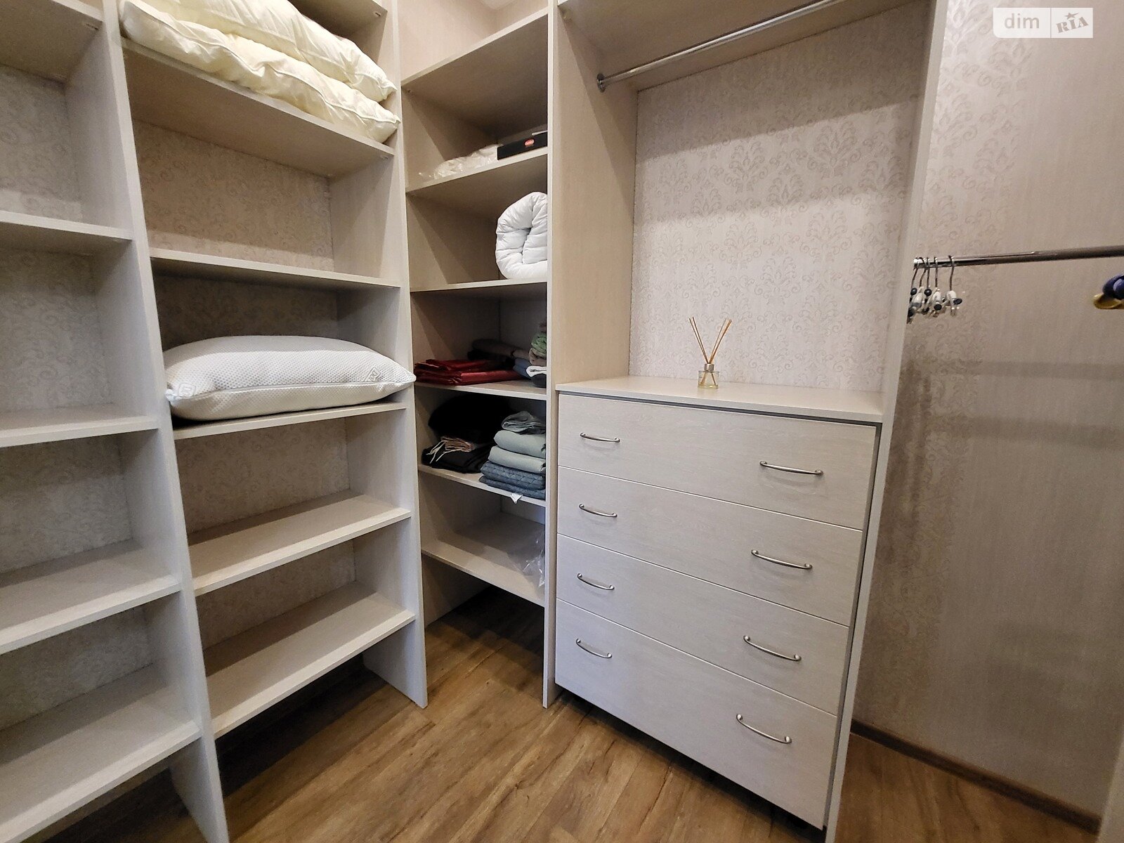 чотирикімнатна квартира в Вінниці, район Центр, на вул. Степана Бандери в довготривалу оренду помісячно фото 1