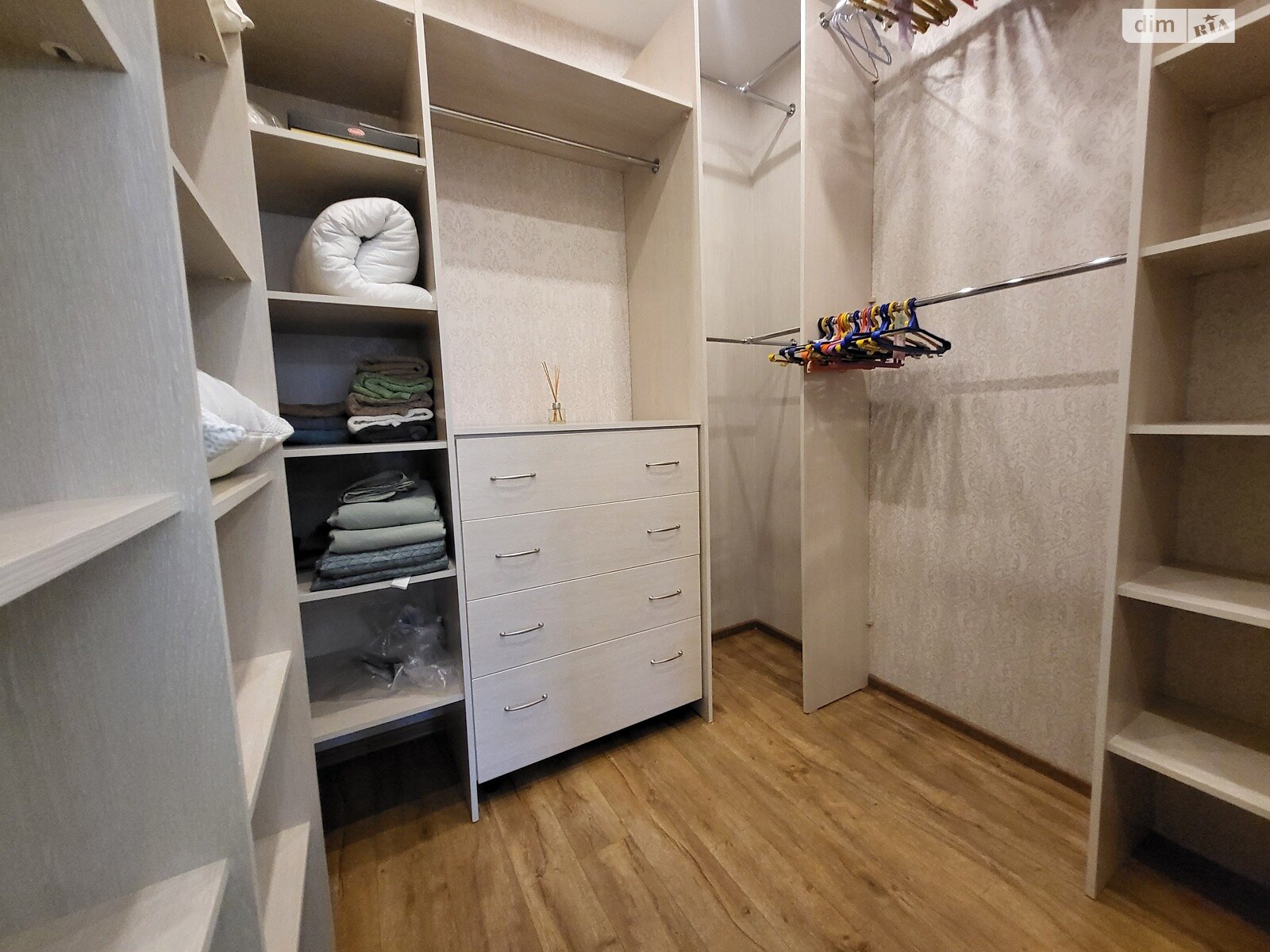 чотирикімнатна квартира в Вінниці, район Центр, на вул. Степана Бандери в довготривалу оренду помісячно фото 1