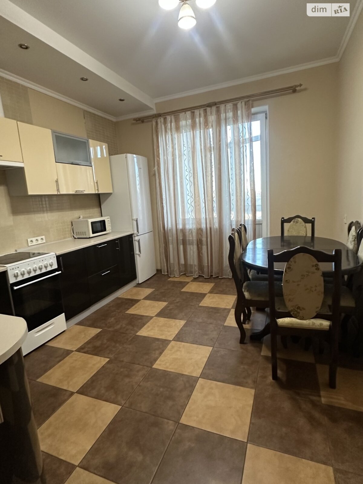 двухкомнатная квартира в Виннице, район Центр, на ул. Степана Бандеры 9 в аренду на долгий срок помесячно фото 1