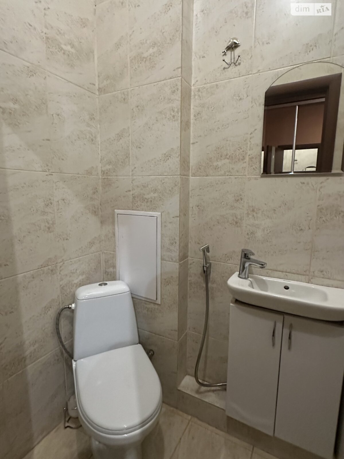 двухкомнатная квартира в Виннице, район Центр, на ул. Степана Бандеры 9 в аренду на долгий срок помесячно фото 1